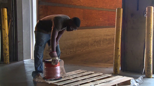 Safe Lifting In Transportation And Warehouse Environments